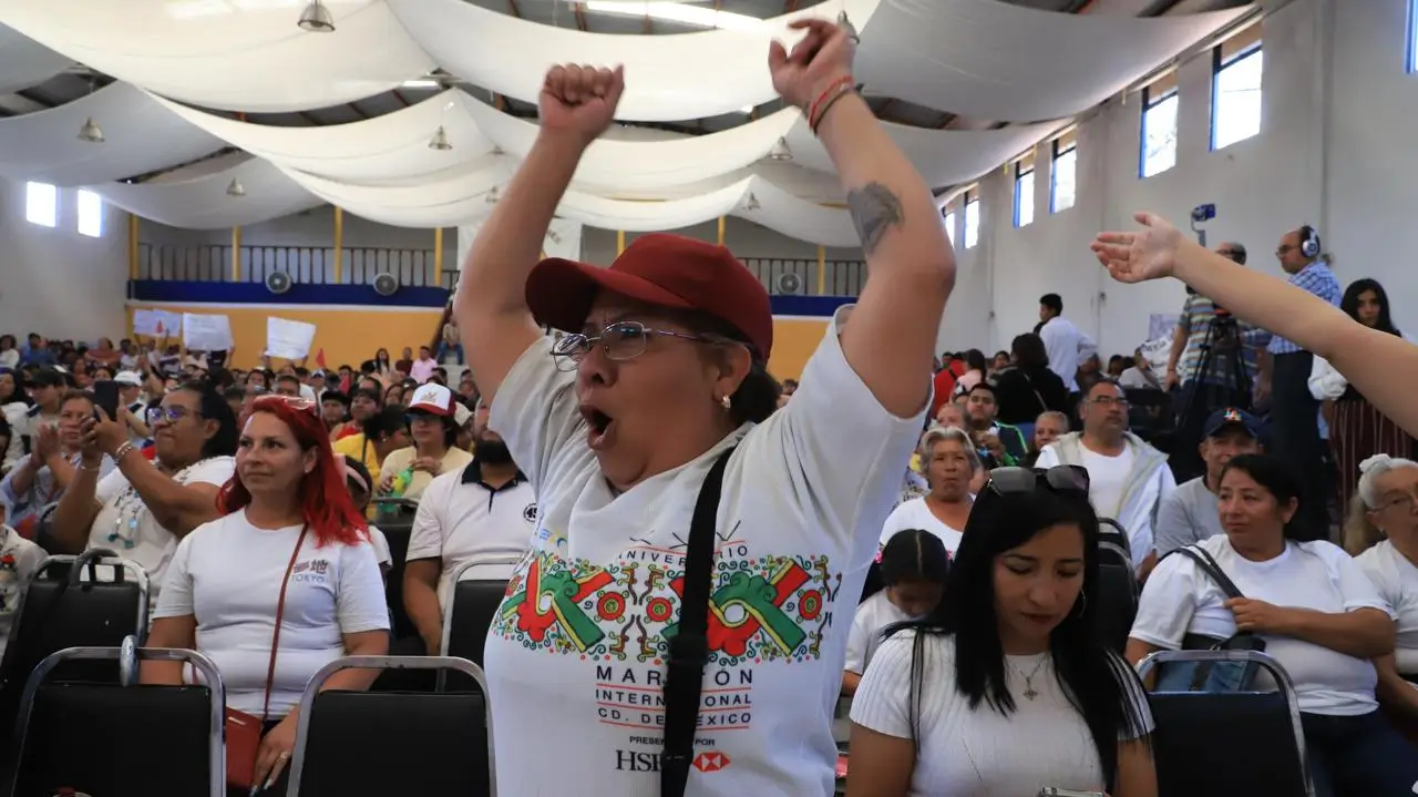 Vecinos apoyan a Mariela Gutiérrez Escalante, candidata al Senado