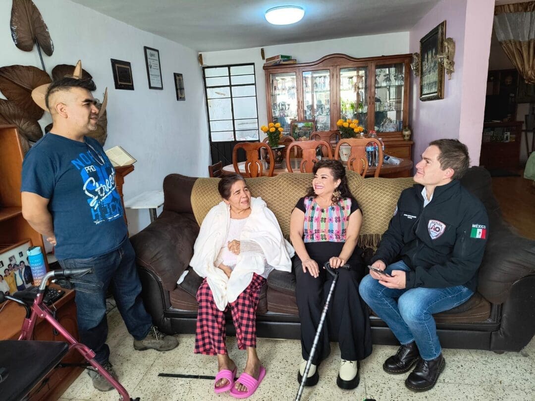 Gobierno de la CDMX y Álvaro Obregón atienden a vecinos casa por casa ...
