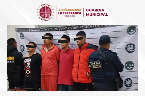 Detienen a 4 hombres con armas y presuntas drogas en Naucalpan