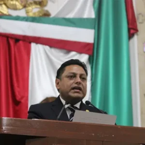 Israel Moreno busca frenar malos tratos en salud mental