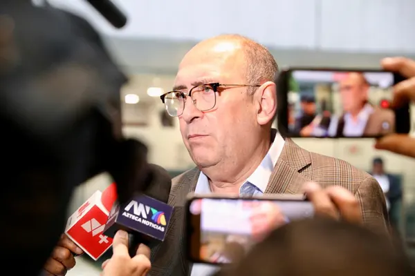 Moreira acusa riesgo para elecciones de 2027
