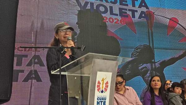 Cuidadora pide red de apoyo tras casi perder la vista mientras atendía a su madre