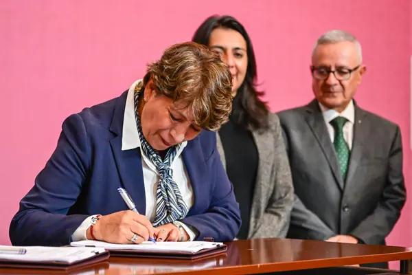 Delfina admite que apoyos al magisterio aún son insuficientes