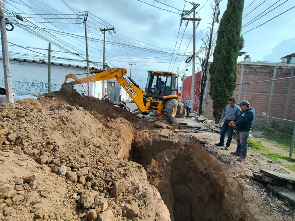Reparan fuga que desperdició agua durante ocho años en Izcalli