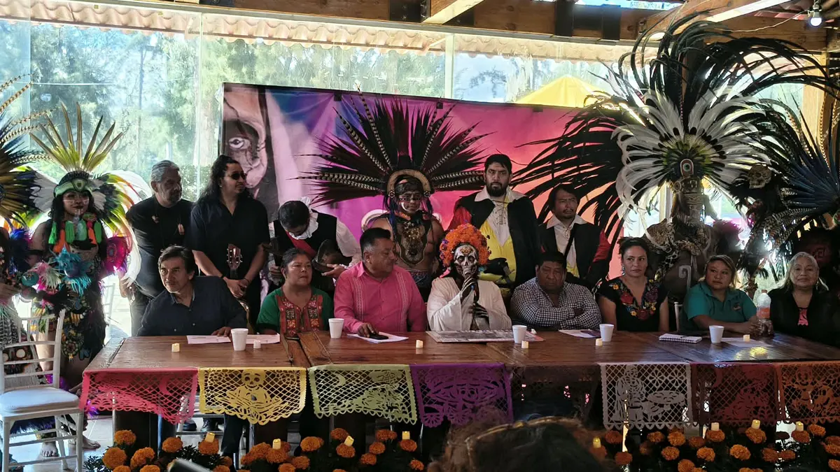 Elenco y organizadores presentan la temporada 2026 de La Llorona en Xochimilco.