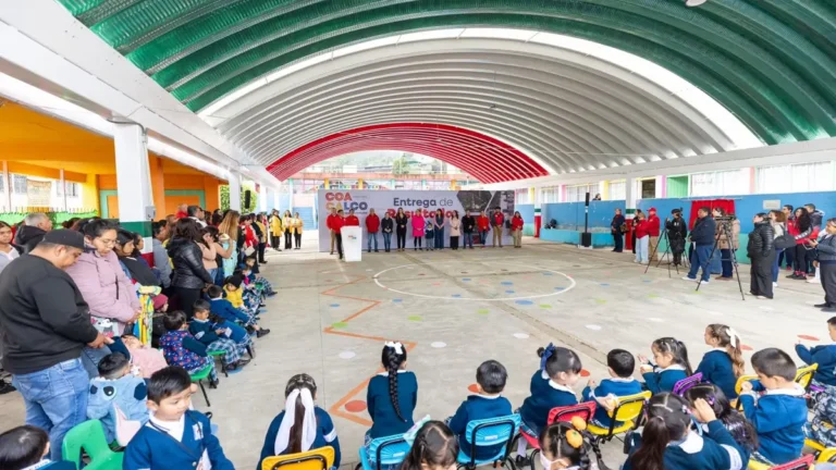 Arcotecho de 385 metros cuadrados en el Jardín de Niños Carmen Calderón Córdova de Coacalco.