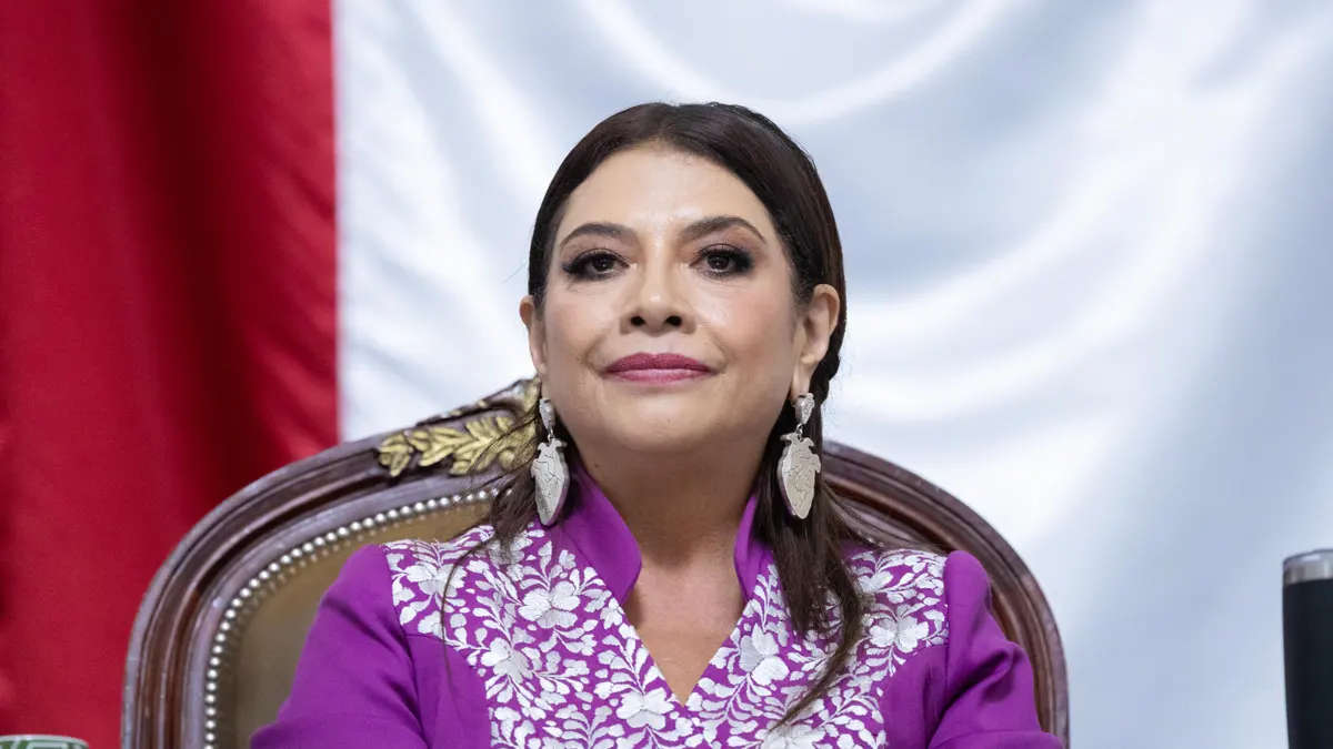 Clara Brugada presenta su Segundo Informe de Gobierno ante el Congreso de la Ciudad de México, donde anunció 2 mil viviendas en renta para jóvenes en 2027.