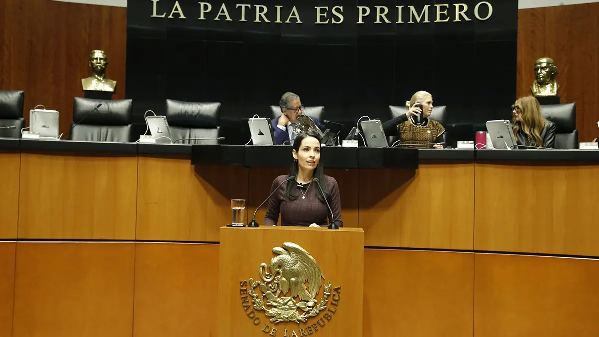 <img width="1200" height="675" data-src="https://impressiones.com.mx/wp-content/uploads/2026/10/Laura-Esquivel-3.webp" class="attachment-alt size-alt" alt="" decoding="async" fetchpriority="high" data-srcset="https://impressiones.com.mx/wp-content/uploads/2026/10/Laura-Esquivel-3.webp 1200w, https://impressiones.com.mx/wp-content/uploads/2026/10/Laura-Esquivel-3-600x338.webp 600w, https://impressiones.com.mx/wp-content/uploads/2026/10/Laura-Esquivel-3-1080x607.webp 1080w, https://impressiones.com.mx/wp-content/uploads/2026/10/Laura-Esquivel-3-768x432.webp 768w" data-sizes="(max-width: 1200px) 100vw, 1200px" />