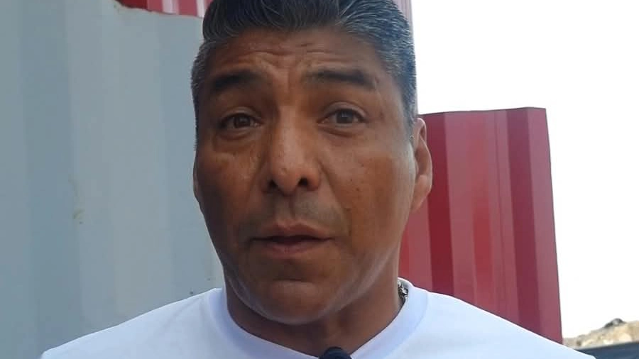 Luis Cedillo durante entrevista con Impressiones MX sobre capacitación y equipo de protección para bomberos de Coacalco.