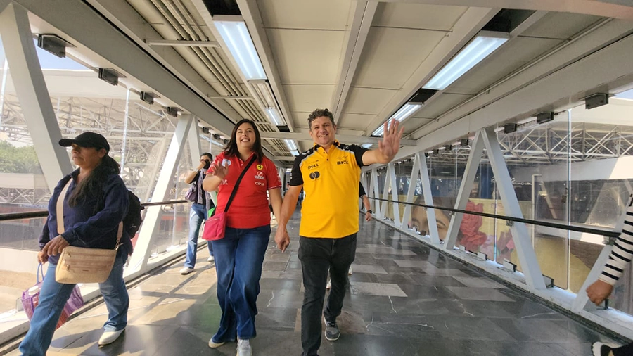 estación Ciudad Deportiva de la Línea 9 del Metro de la Ciudad de México, cercana al Autódromo Hermanos Rodríguez.